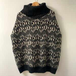 Steve Madden geometric poncho vest turtle neck black white knit OS